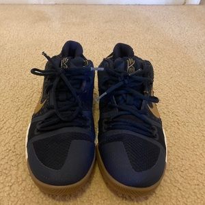 Nike Kyrie 3 Obsidian, Size 7